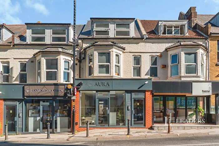 1 Bedroom Flat To Rent In Commercial Road, SO15