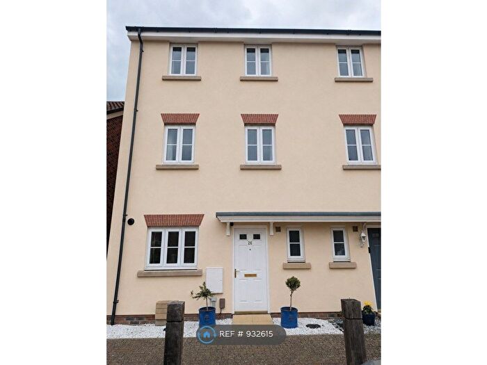 4 Bedroom Semi-Detached House To Rent In Cricketers Close, Swindon, SN4