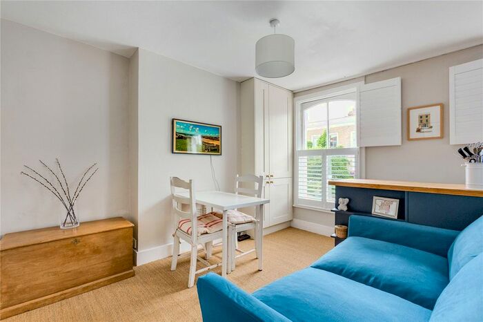 1 Bedroom Flat To Rent In Milton Road, London, SE24