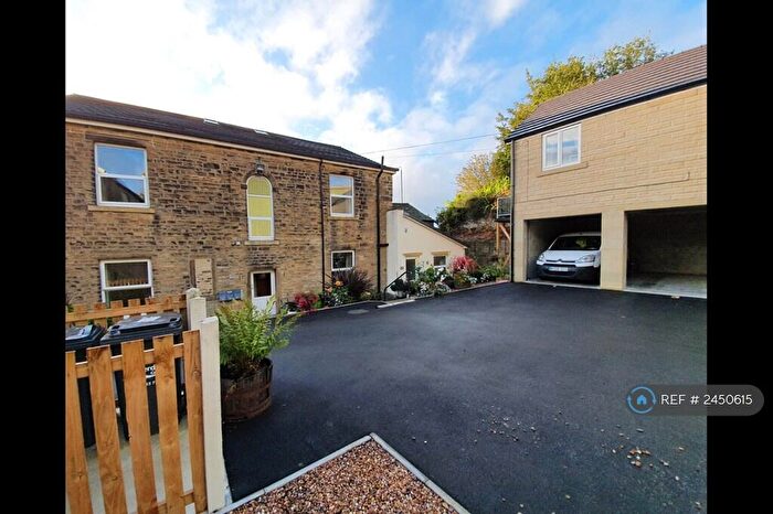 2 Bedroom Flat To Rent In Burnley Road, Sowerby Bridge, HX6