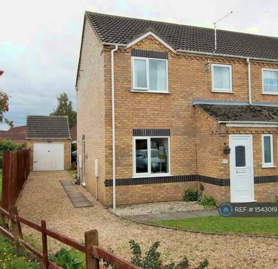 3 Bedroom Semi-Detached House To Rent In Mendip Avenue, North Hykeham, Lincoln, LN6