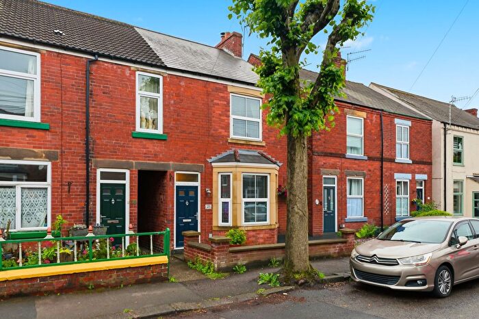 4 Bedroom End Of Terrace House For Sale In Kent Street, Chesterfield, S41