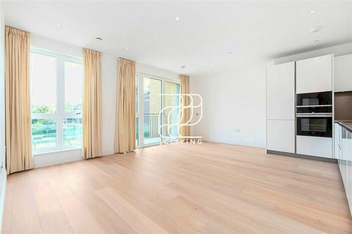 2 Bedroom Flat To Rent In Broom Road, Teddington, TW11