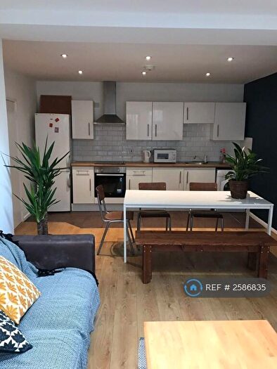 5 Bedroom Semi-Detached House To Rent In Dacca Street, London, SE8