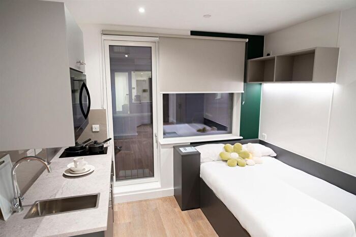 1 Bedroom Flat To Rent In Kennington Lane, London, SE11