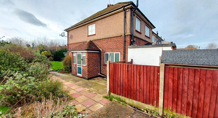 Studio To Rent In Sandringham Road, Pilgrims Hatch, Brentwood, CM15
