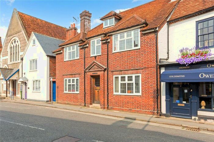 4 Bedroom Semi-Detached House To Rent In Bridge Street, Hungerford, Berkshire, RG17