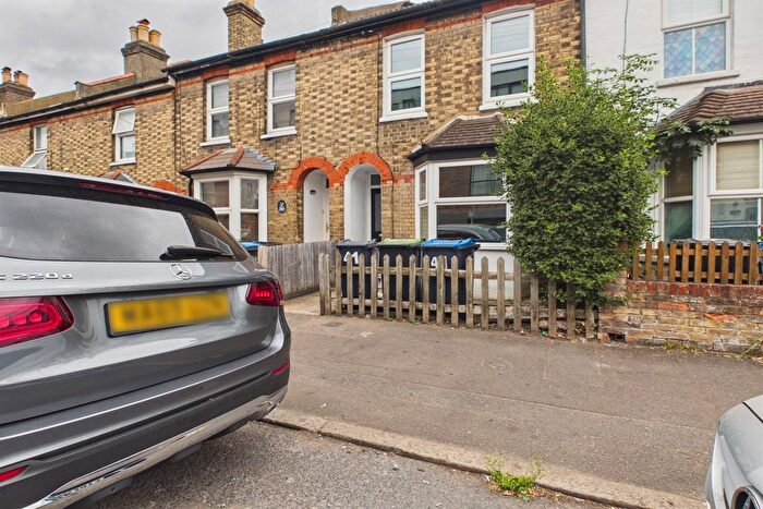 3 Bedroom Terraced House For Sale In Sanderstead Road, South Croydon, CR2