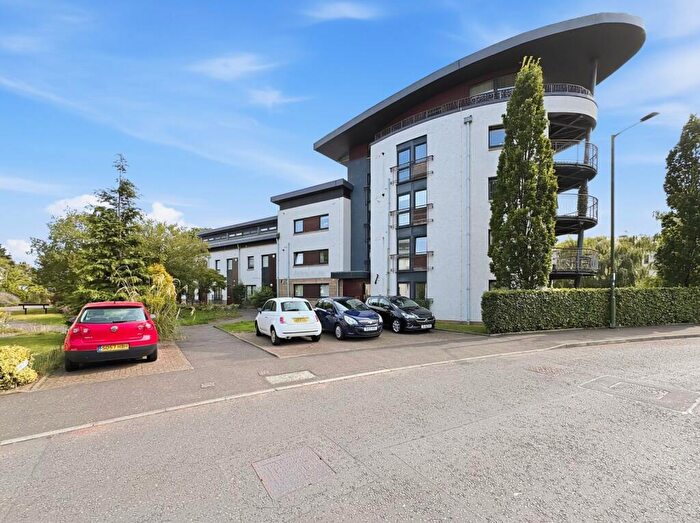2 Bedroom Flat For Sale In / East Pilton Farm Wynd, Fettes, Edinburgh, EH5
