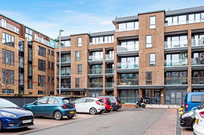 1 Bedroom Flat To Rent In Brindley Place, Uxbridge, UB8