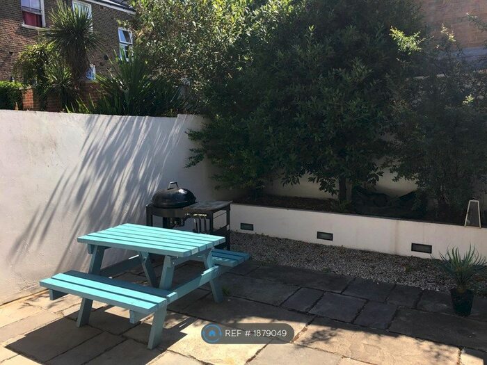 1 Bedroom Flat To Rent In Landor Road, London, SW9