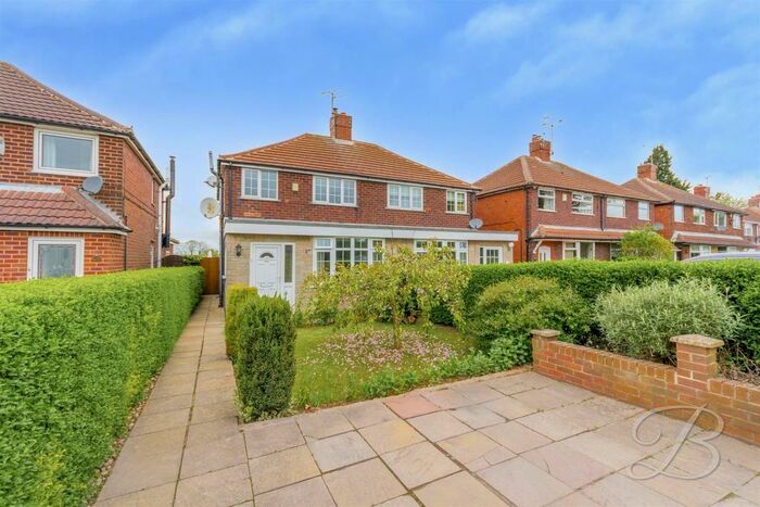 3 Bedroom Semi-Detached House To Rent In Beck Lane, Sutton-In-Ashfield, NG17