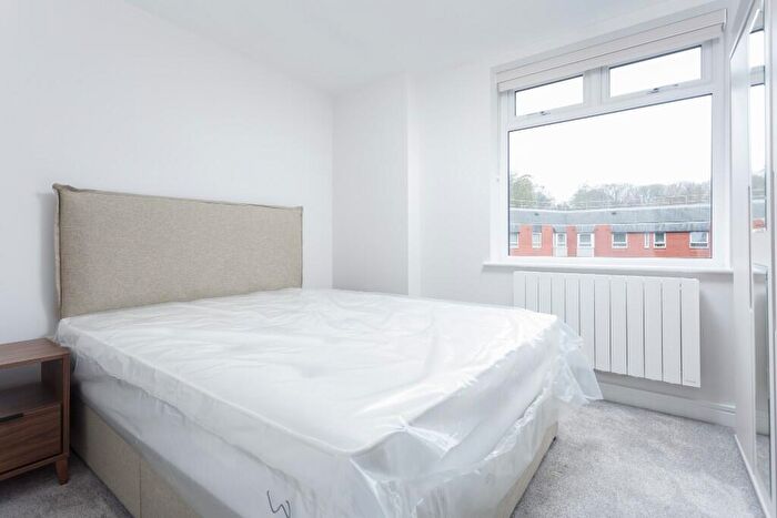 1 Bedroom Apartment To Rent In Stockdale House, Headingley Park, Victoria Road, Leeds, West Yorkshire, LS6