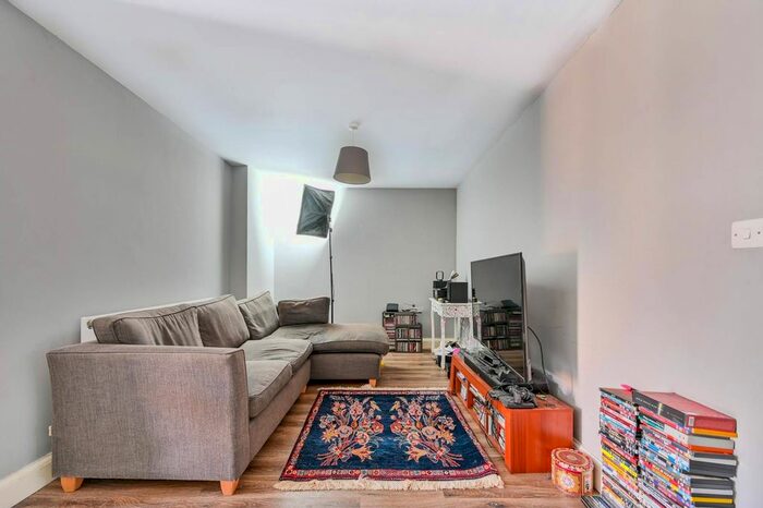 3 Bedroom Maisonette To Rent In Riverside, Guildford, Surrey, Guildford, GU1