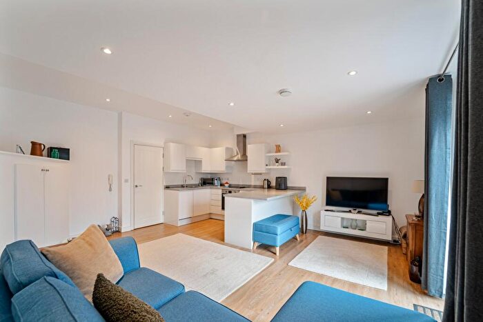 2 Bedroom Flat For Sale In Upper Church Road, Weston-Super-Mare, BS23