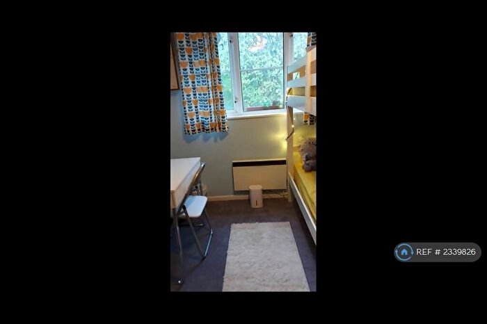 2 Bedroom Flat To Rent In Autumn Drive, Sutton, SM2