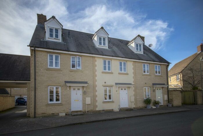 3 Bedroom Terraced House To Rent In Rowan Drive, Witney, OX28
