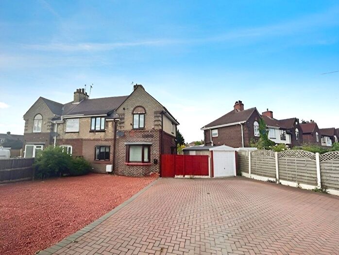 4 Bedroom Semi-Detached House To Rent In Scrooby Road, Bircotes, Doncaster, Nottinghamshire, DN11