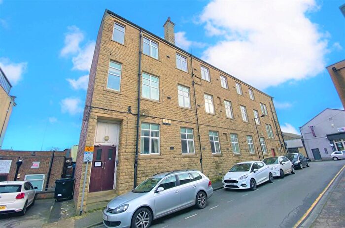 3 Bedroom Apartment For Sale In Woolcombers Hall, Back Dale Street, Shipley, BD18