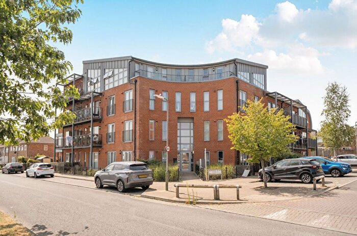 2 Bedroom Flat For Sale In Meridian Place, West Malling, ME19