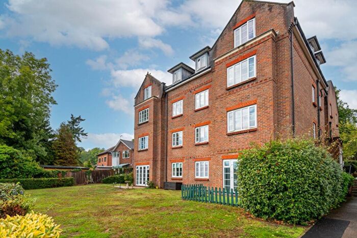 2 Bedroom Property For Sale In Gatton Park Road, Parkside Court, RH1