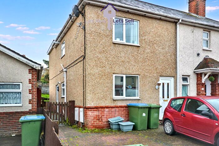 2 Bedroom Flat To Rent In Laburnum Road, Swaythling, Southampton, SO16