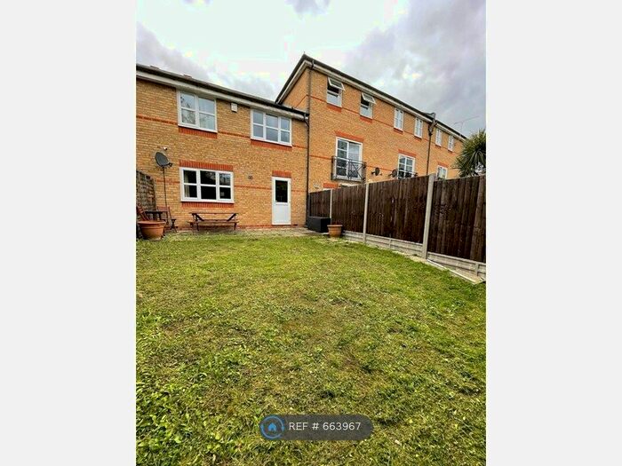 3 Bedroom Terraced House To Rent In Basevi Way, London, SE8