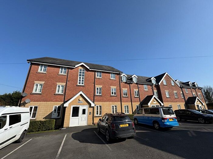 2 Bedroom Apartment To Rent In Clifton Park Swinton Manchester Greater Manchester, M27