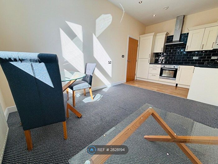 2 Bedroom Flat To Rent In Richardshaw Lane, Pudsey, LS28