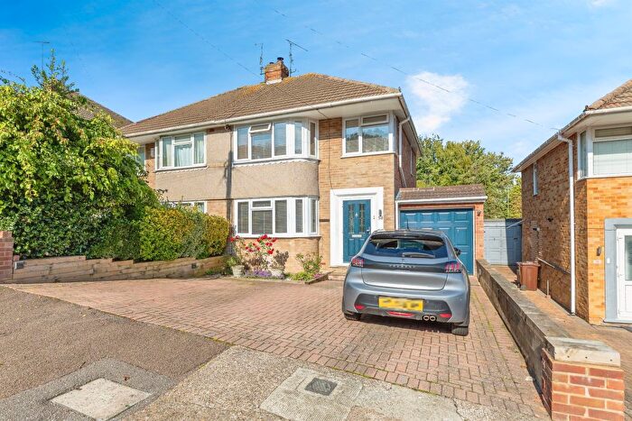 3 Bedroom Semi-Detached House For Sale In Carlton Crescent, Chatham, ME5