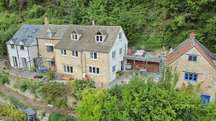 3 Bedroom Semi-Detached House For Sale In High Street, Chalford, Stroud, GL6