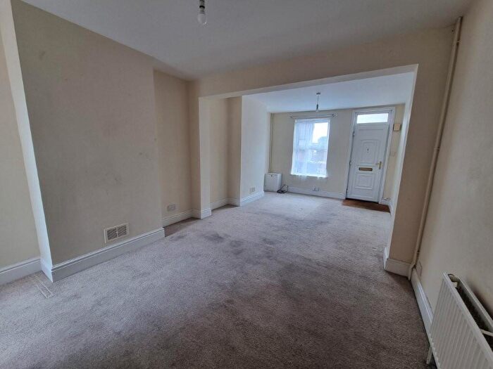 2 Bedroom Terraced House To Rent In Bramford Lane, Ipswich, IP1