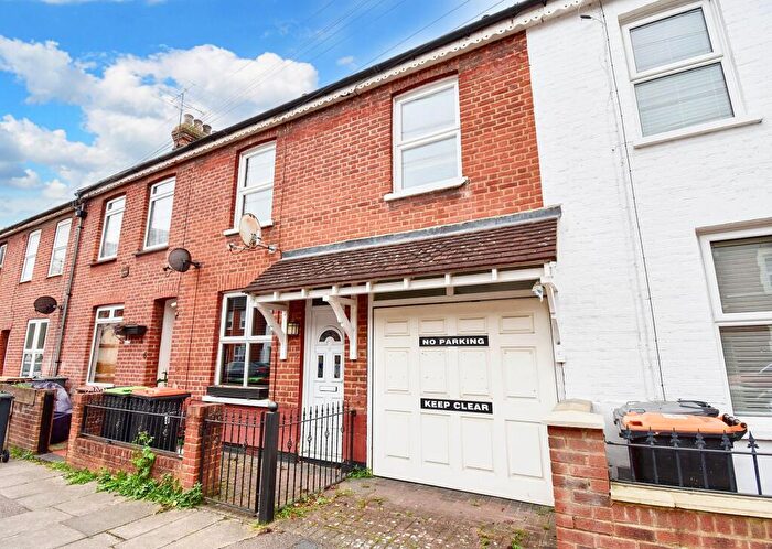 4 Bedroom Terraced House For Sale In Palmerston Street, Bedford, MK41