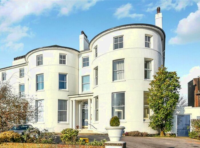 1 Bedroom Flat To Rent In Mount Ephraim, Tunbridge Wells, Kent, TN4