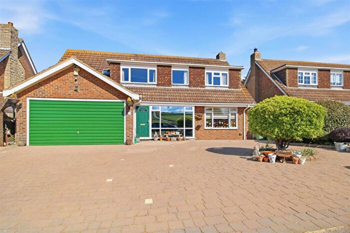 3 Bedroom Detached House For Sale In Chyngton Way, Seaford, BN25