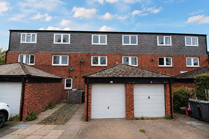 4 Bedroom Terraced House For Sale In Springwell Road, Tonbridge, TN9