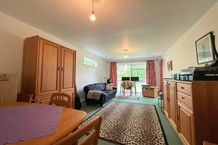 1 Bedroom Flat To Rent In Foxgrove Road, Beckenham, BR3