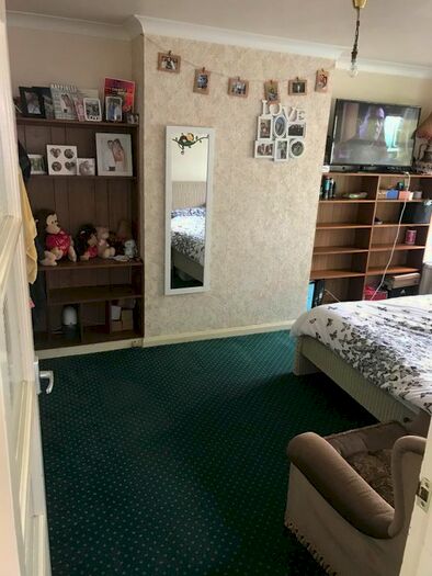 2 Bedroom Barn Conversion To Rent In Sterling Avenue, Edgware, HA8