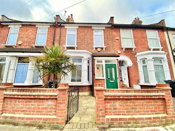 3 Bedroom House To Rent In Riverdene Road, Ilford, IG1