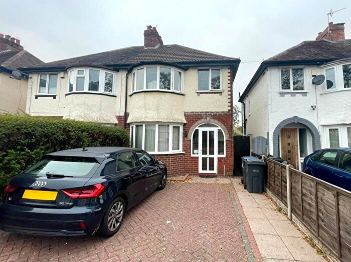 3 Bedroom Semi-Detached House To Rent In Strathdene Road, Selly Oak, Birmingham, B29