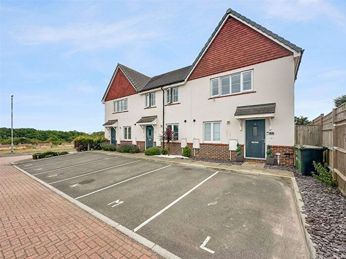 3 Bedroom End Of Terrace House For Sale In Norton Lane, Greenhithe, Kent, DA9