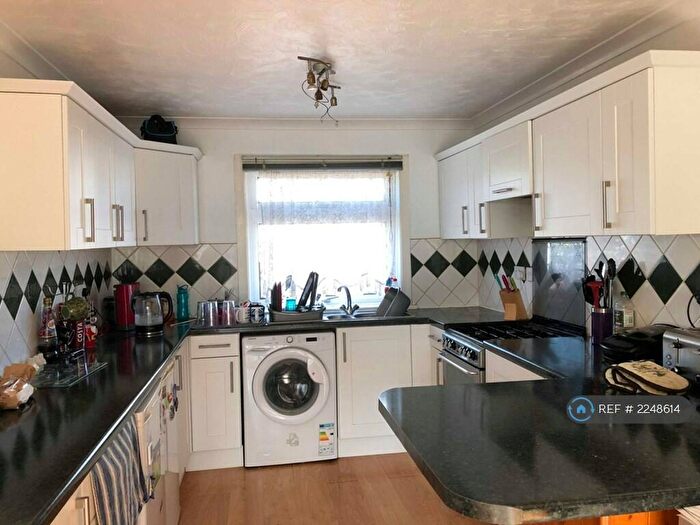 4 Bedroom Semi-Detached House To Rent In Abbey Road, Basingstoke, RG24