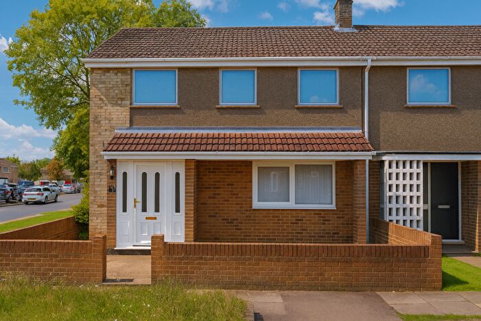 3 Bedroom End Of Terrace House For Sale In Eastbourne Avenue, Corby, NN18