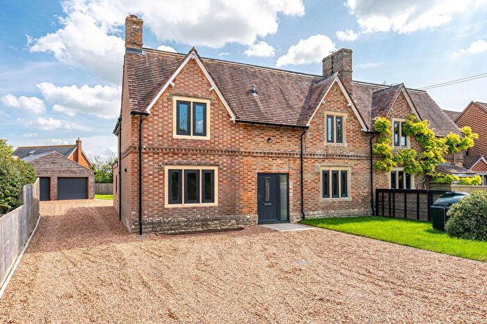 4 Bedroom Semi-Detached House For Sale In Dauntsey, Chippenham, SN15