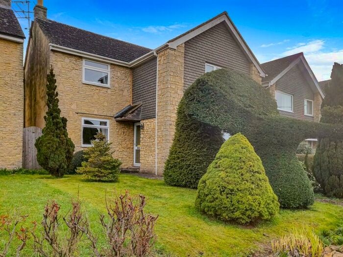 4 Bedroom Detached House For Sale In Keens Close, OX7