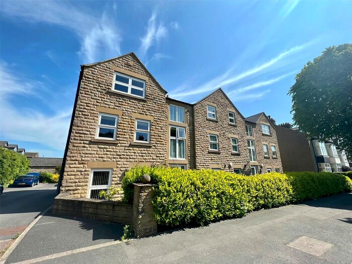 2 Bedroom Flat To Rent In Aireville Terrace, Burley In Wharfedale, Ilkley, Uk, LS29