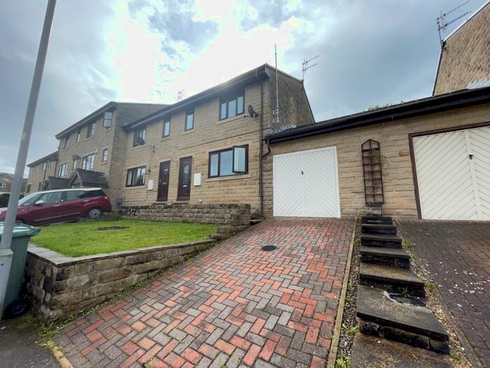 3 Bedroom Property To Rent In Burnsdale, Allerton, Bradford, BD15