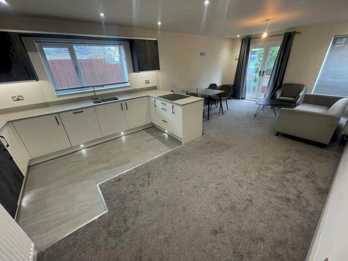 2 Bedroom Apartment To Rent In St Catherines Close, Birmingham, B15