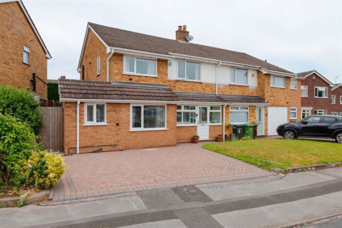 3 Bedroom Semi-Detached House For Sale In Chantry Heath Crescent, Knowle, Solihull, B93