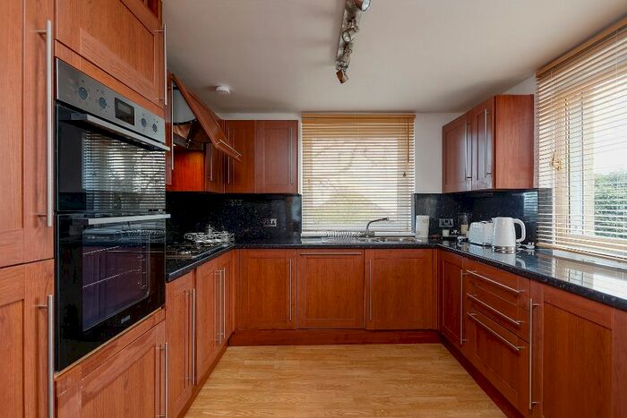 2 Bedroom Flat To Rent In Abercorn Court, Willowbrae, Edinburgh, EH8